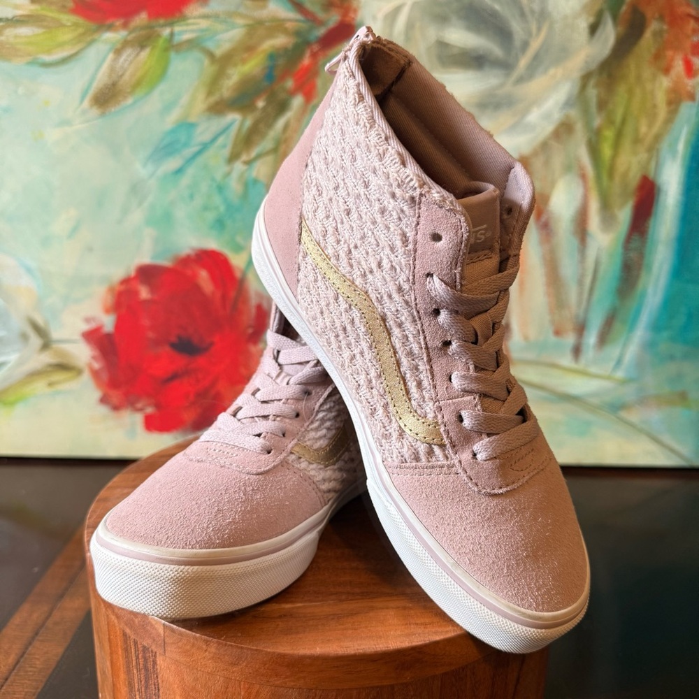 Vans Off The Wall Rose Pink Knit/Suede Gold Accent Missy Size 4 Zipper Back